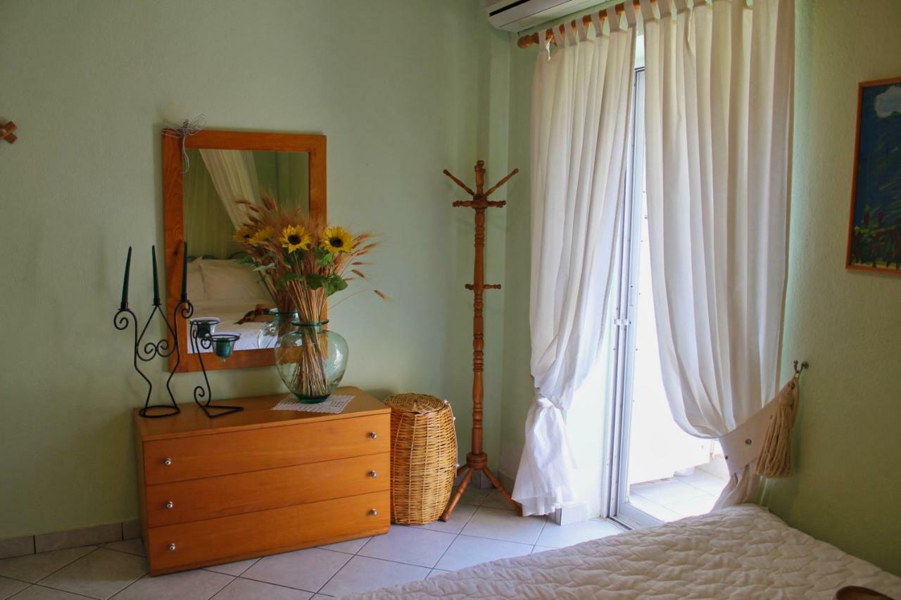 Fokais Beach Apartment Неа-Фокеа Екстер'єр фото